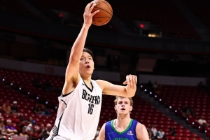 媒体人:杨瀚森速度体能储备比上季好了太多 打夏联已经很从容了