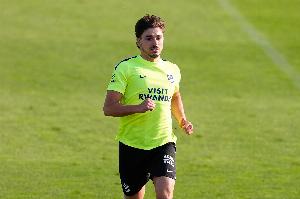 记者:经纪人曾与枪手达预协议,给小蜘蛛争取到1100万欧税后年薪