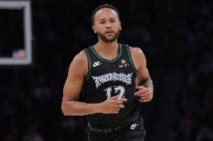 李凯尔:NBA有很多单挑游戏 但打FIBA你必须和队友呼应&比赛更难