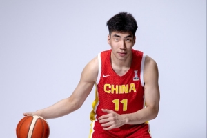 高度优势明显!余嘉豪半场5分半钟6罚6中拿8分3板1助 正负值+22