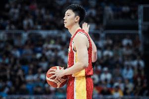 队长就得稳稳的!胡明轩首节替补6分钟拿到4分 正负值+12!